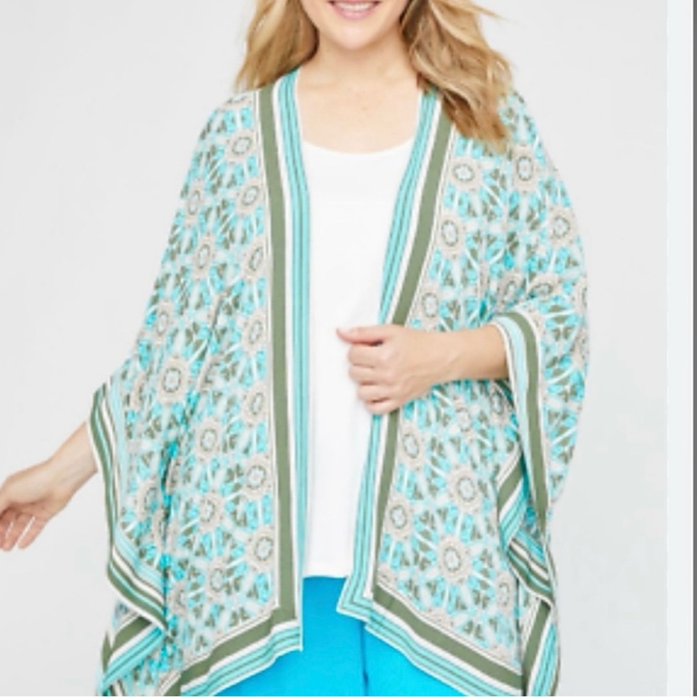 $6❤️Bundled Catherines Geometric Kimono